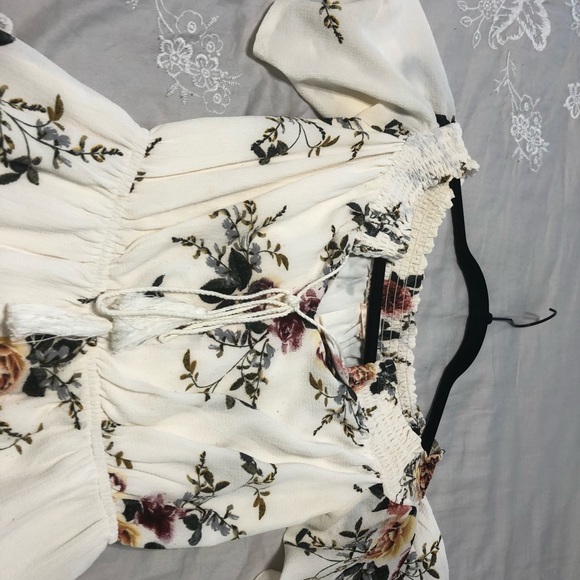 White Fox Boutique Floral Romper - Picture 6 of 8